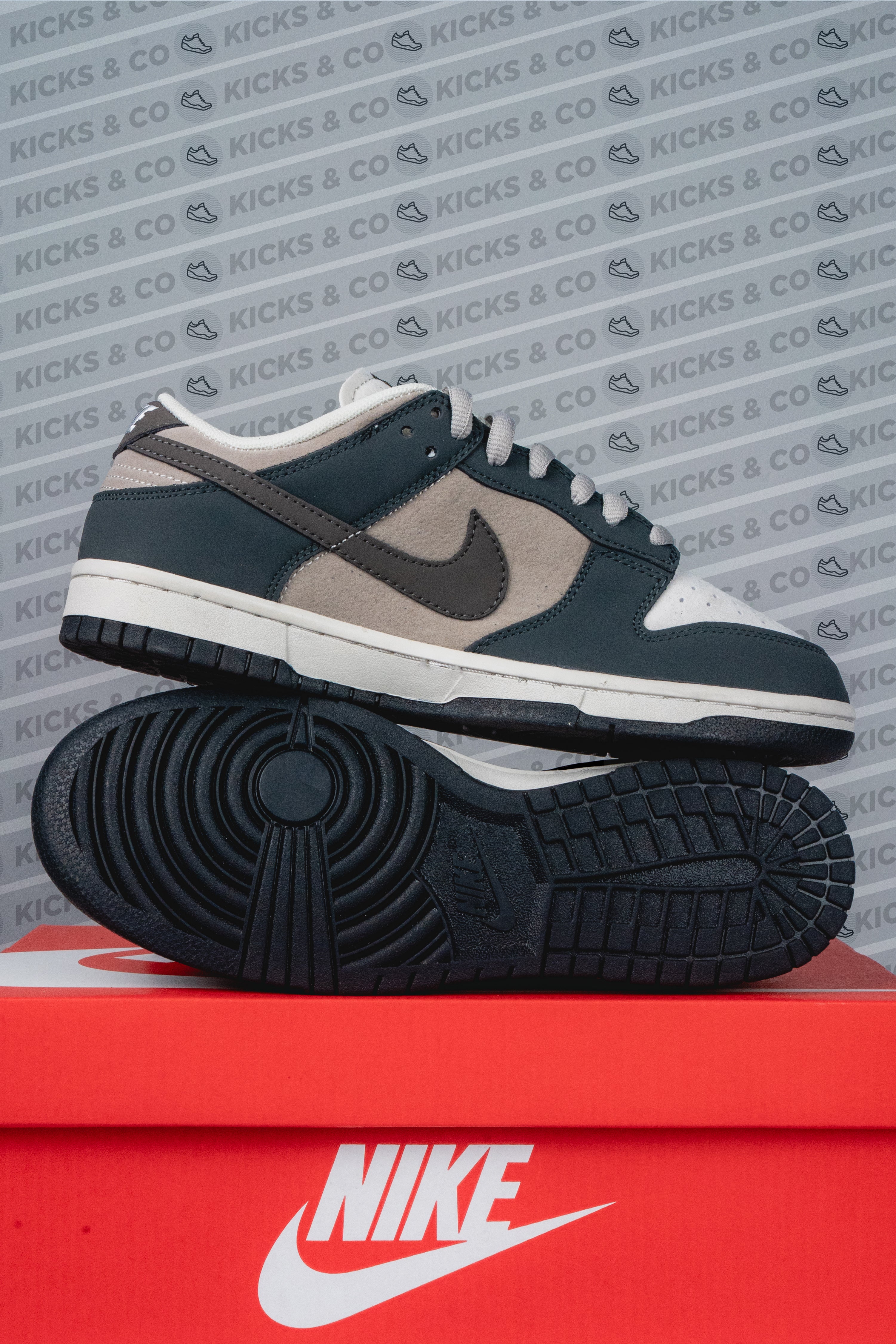 Nike SB Dunk Low (Blue/Brown)