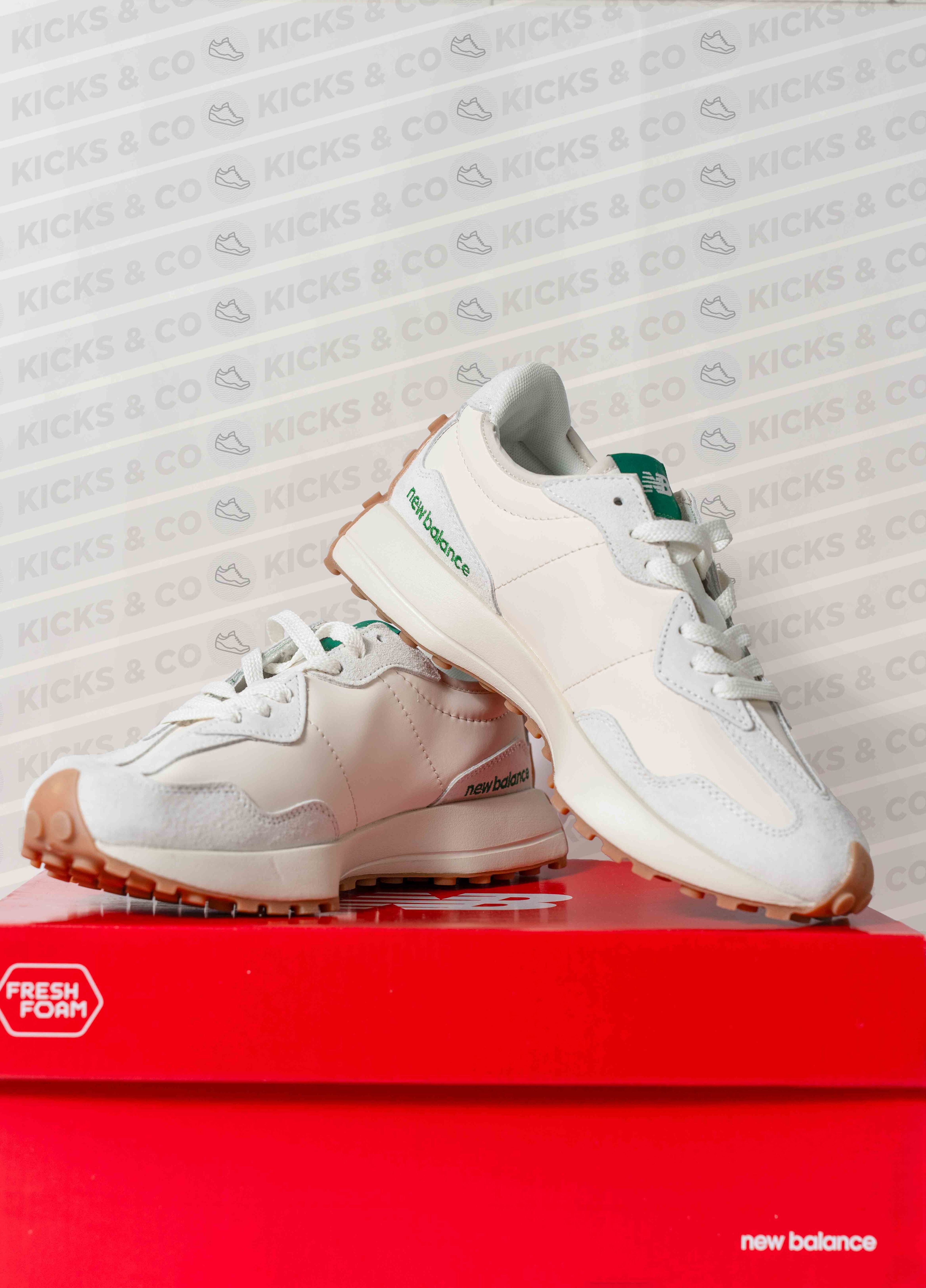 New Balance 327 (White/Green)