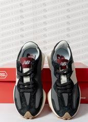 New Balance 327 (Black)