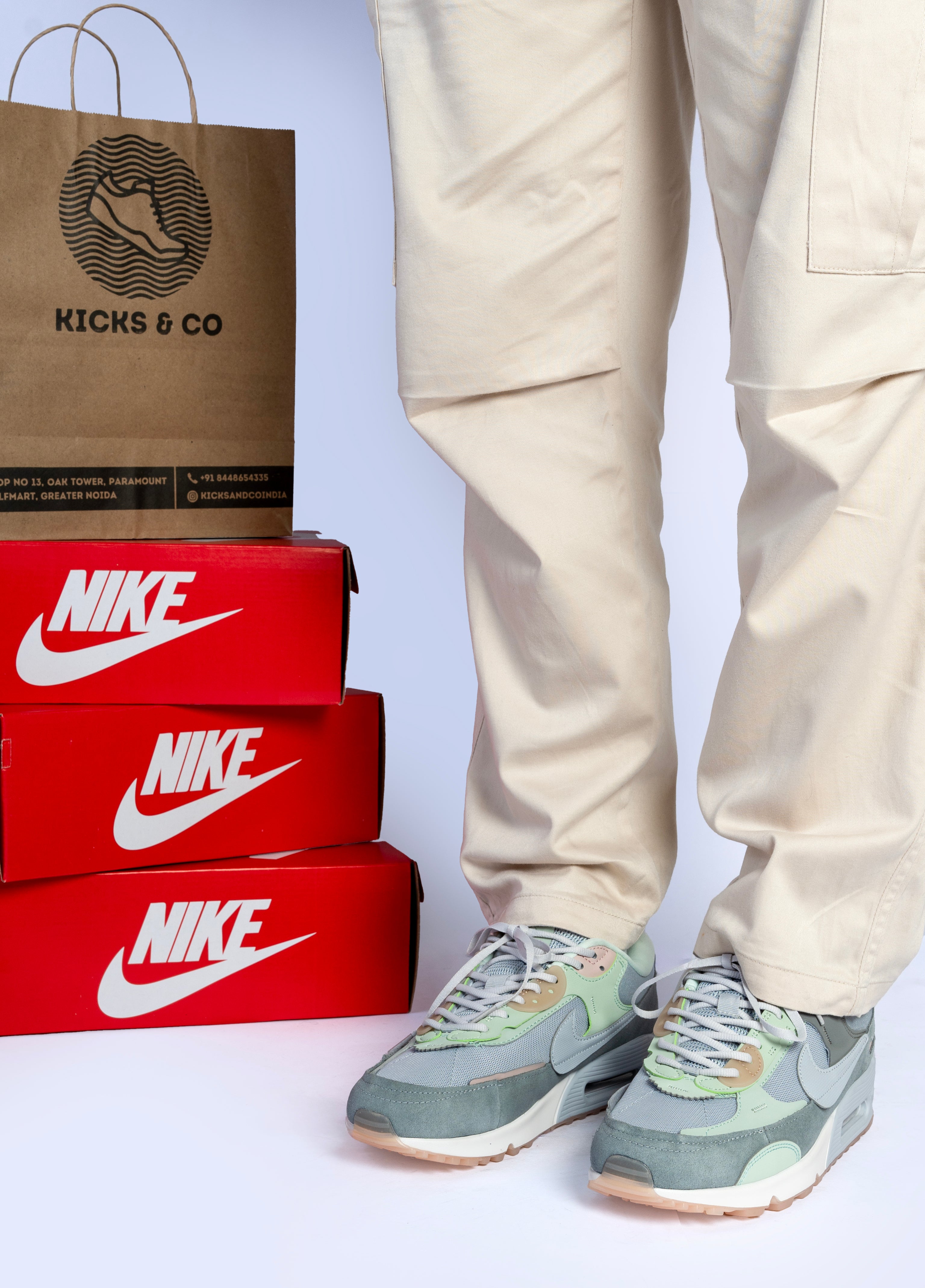 Sports shoes