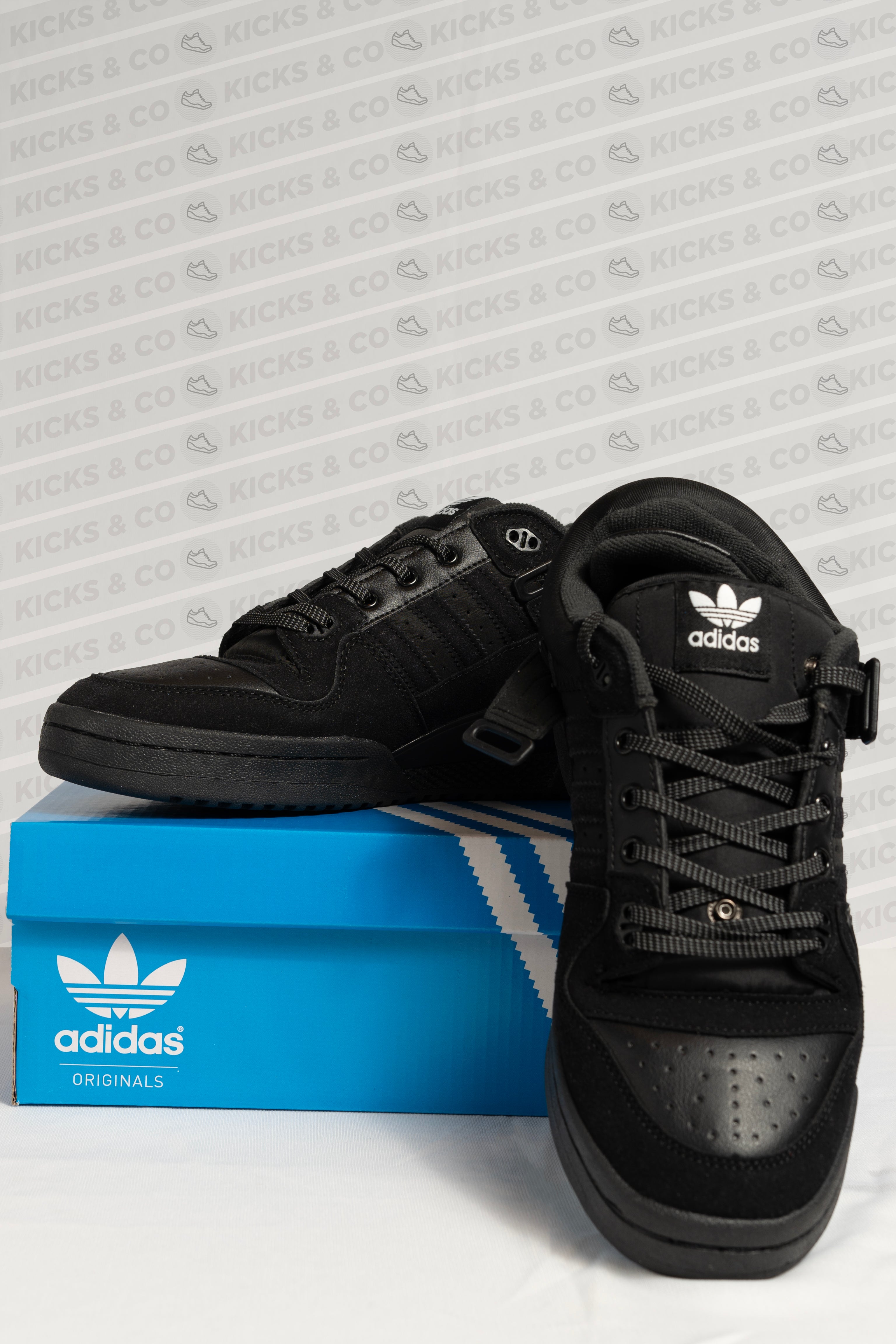 ADIDAS BAD BUNNY (BLACK)
